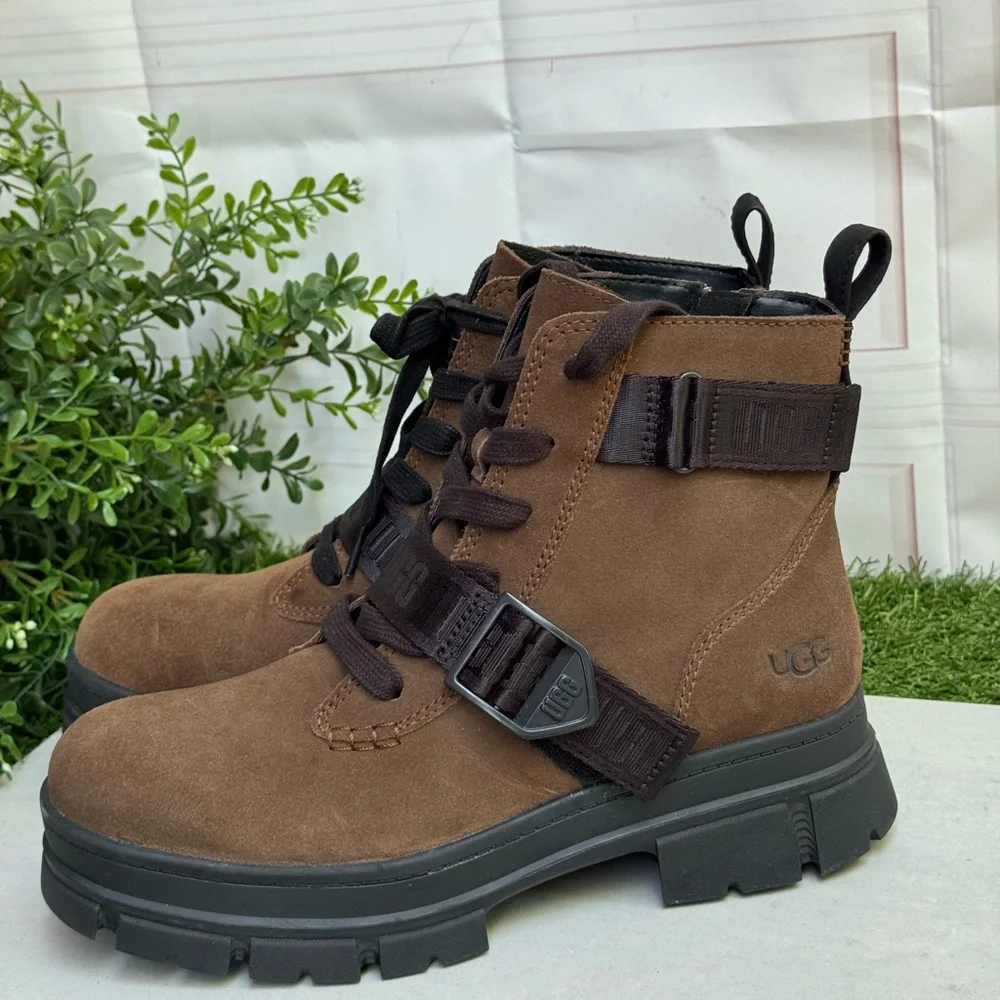 UGG Ashton Lace Up Brown Suede lace up boots size US size 9 women waterproof